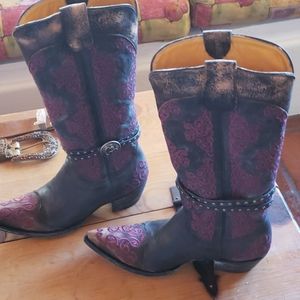 Size 6.5 handmade Old Gringo boots.